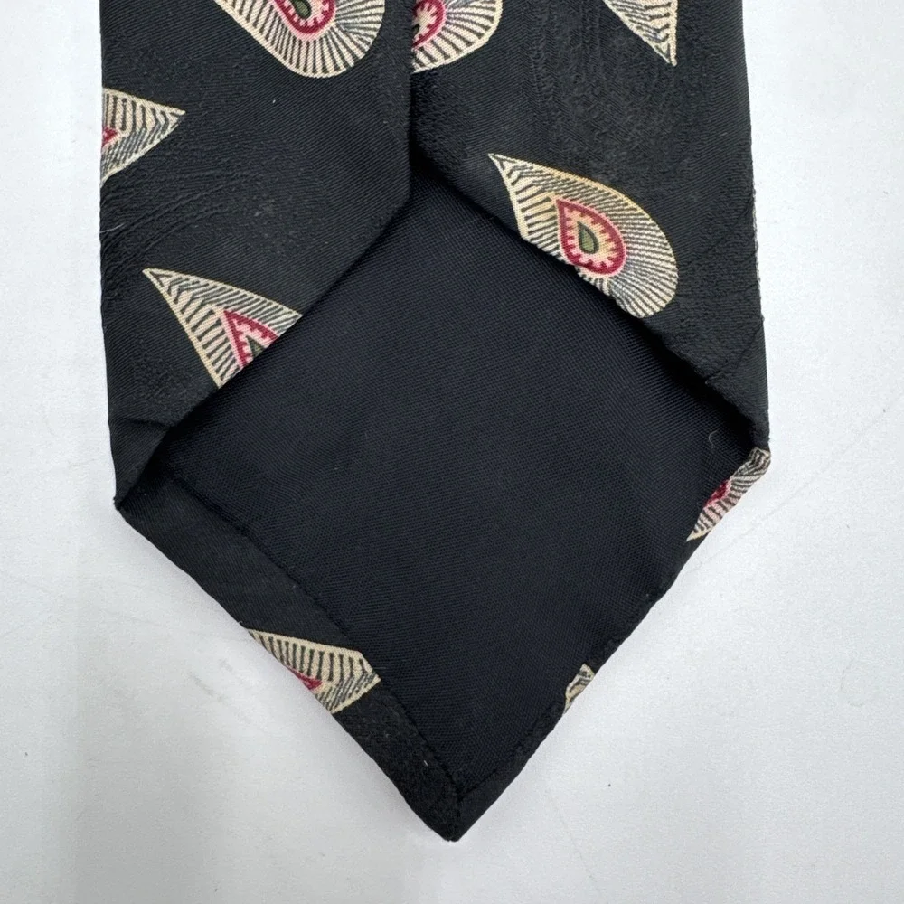 Hugo Boss Made in ITALY Black Paisley Teardrop 100% Silk Tie 3.5in Wide